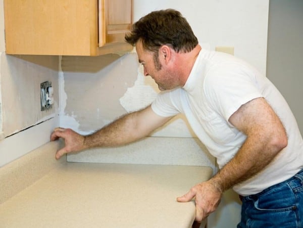 How To Repair Laminate Countertops A DIY Guide HomeTips   Shutterstock 19765921 600x451 