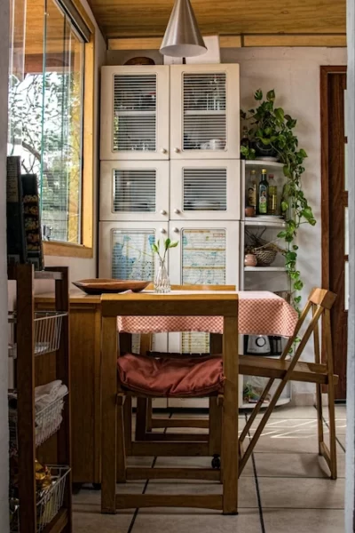 A homely and inviting dining area can be simple and small, as evidenced by this simple setup.