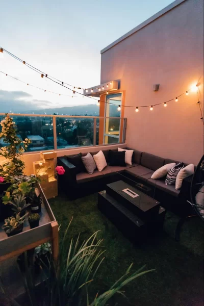 A perfect blend of privacy and panorama: This deck railing features a solid half-wall topped with sleek glass panels, offering both security and stunning views.