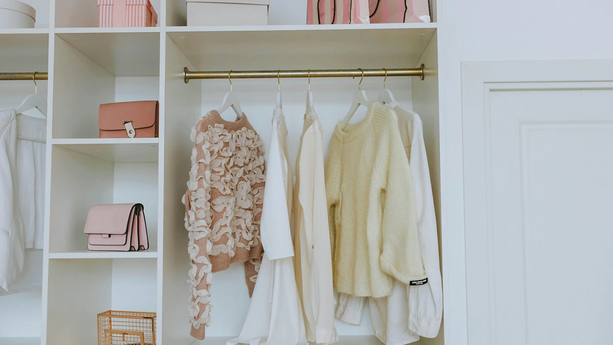 How to Declutter and Maximize Your Wardrobe Space